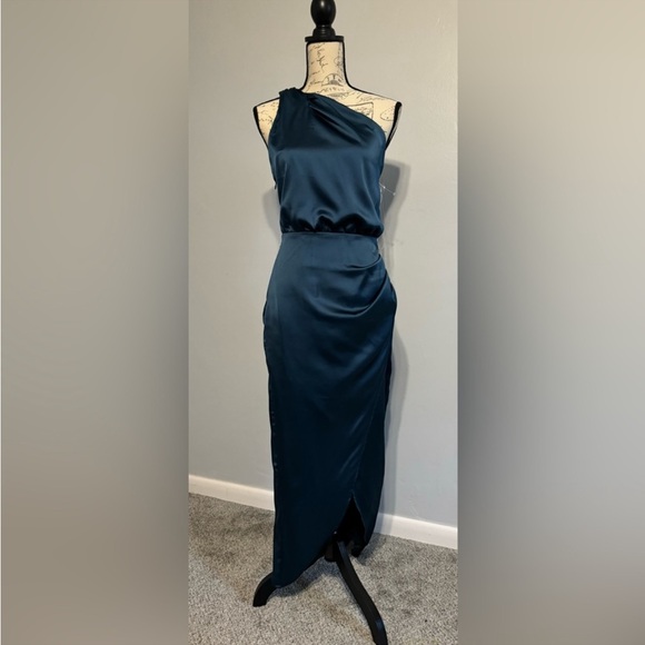 FORE Dresses & Skirts - 🆕 FORE SPECIAL OCCASION DRESS